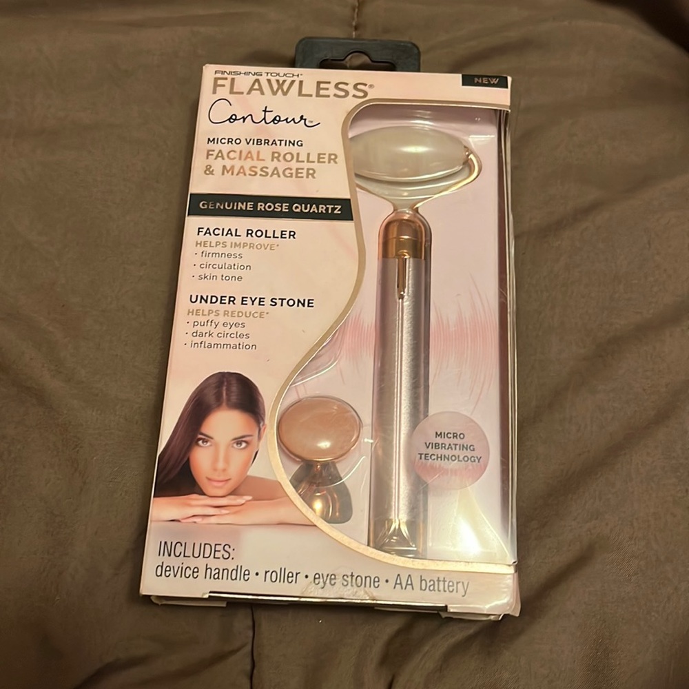 Flawless finishing Touch Contour Facial Roller & Massager Mirco Vibrating Tech.